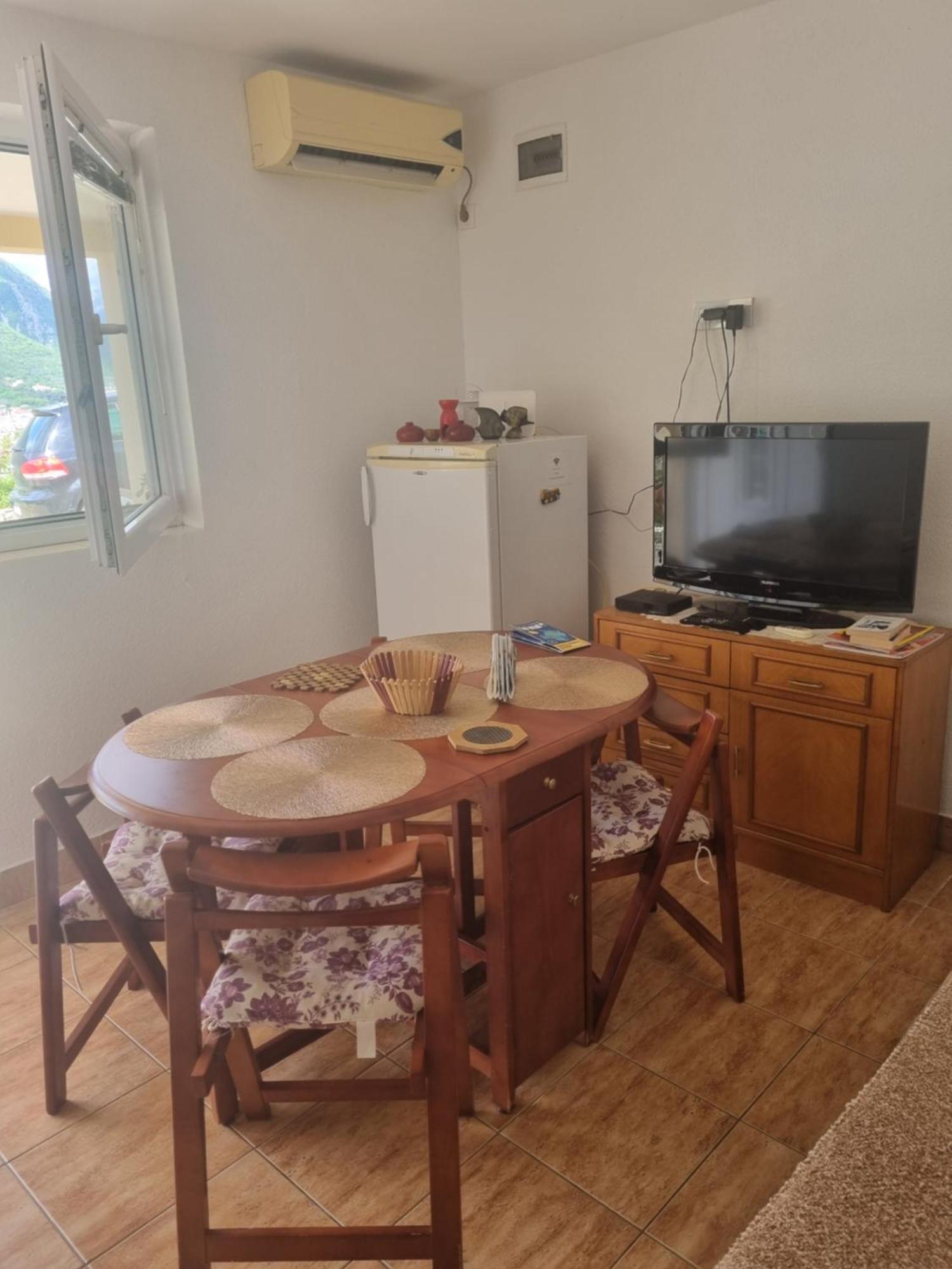 Apartment Jelena Котор Екстериор снимка